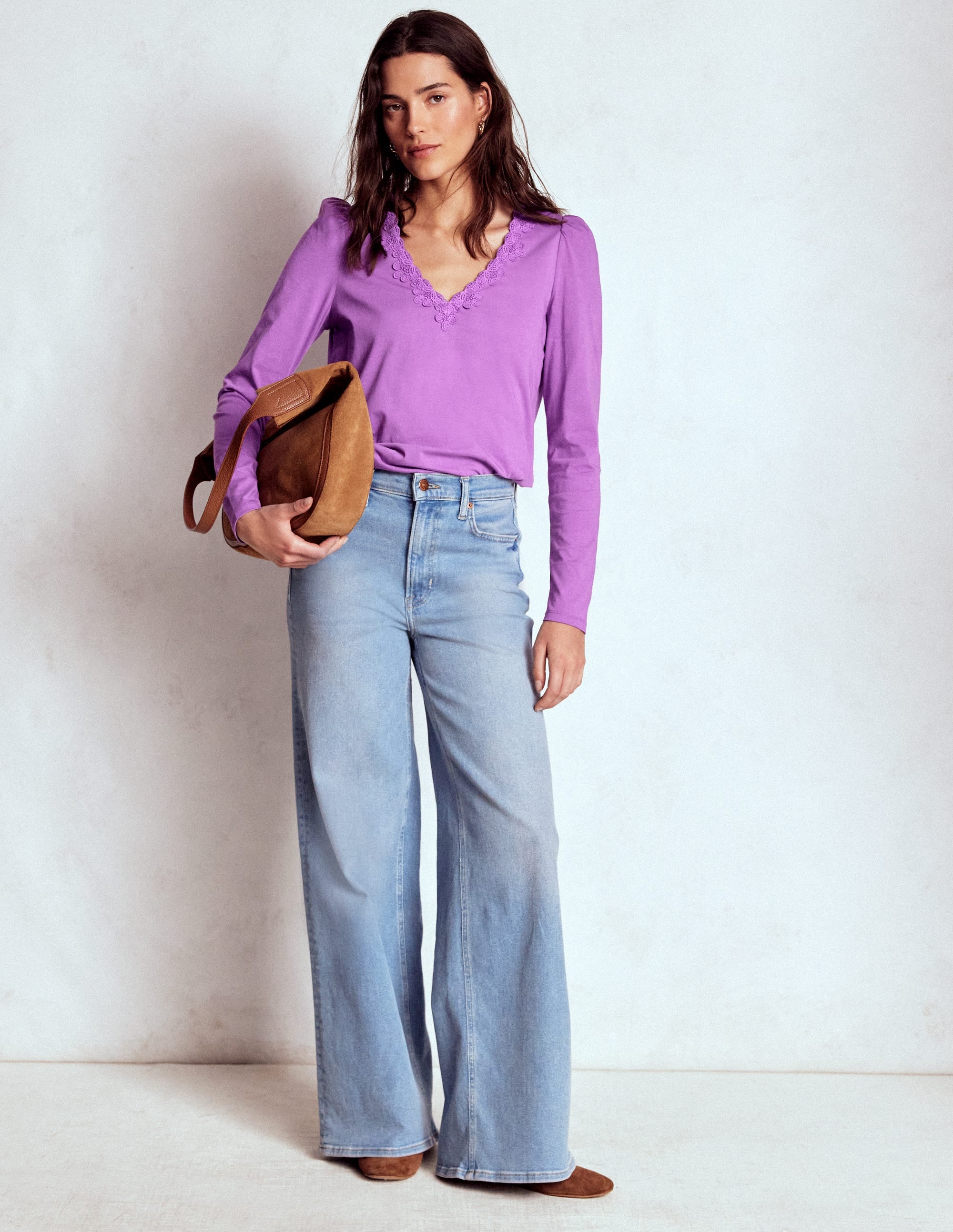 Superweiches Oberteil mit V-Ausschnitt und Besatz-Amethyst-Lila - Image 4