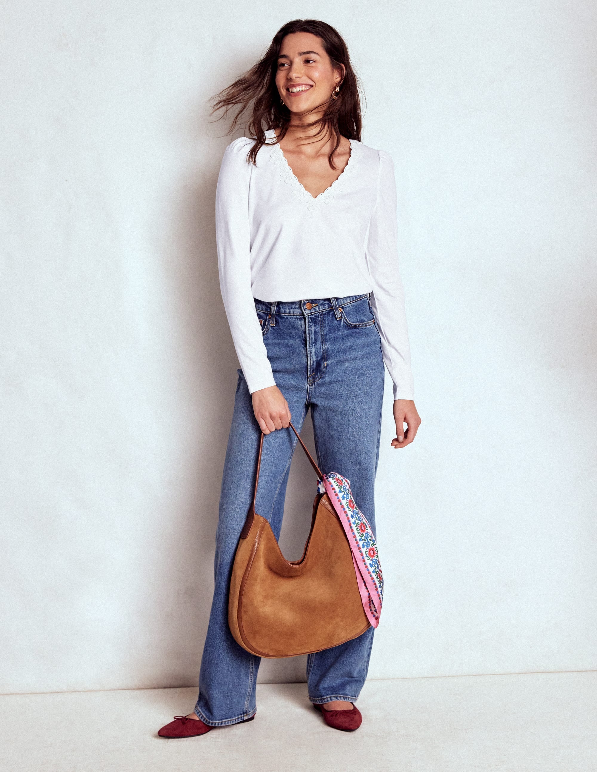 Supersoft V- Neck Trim Top-White - Image 5
