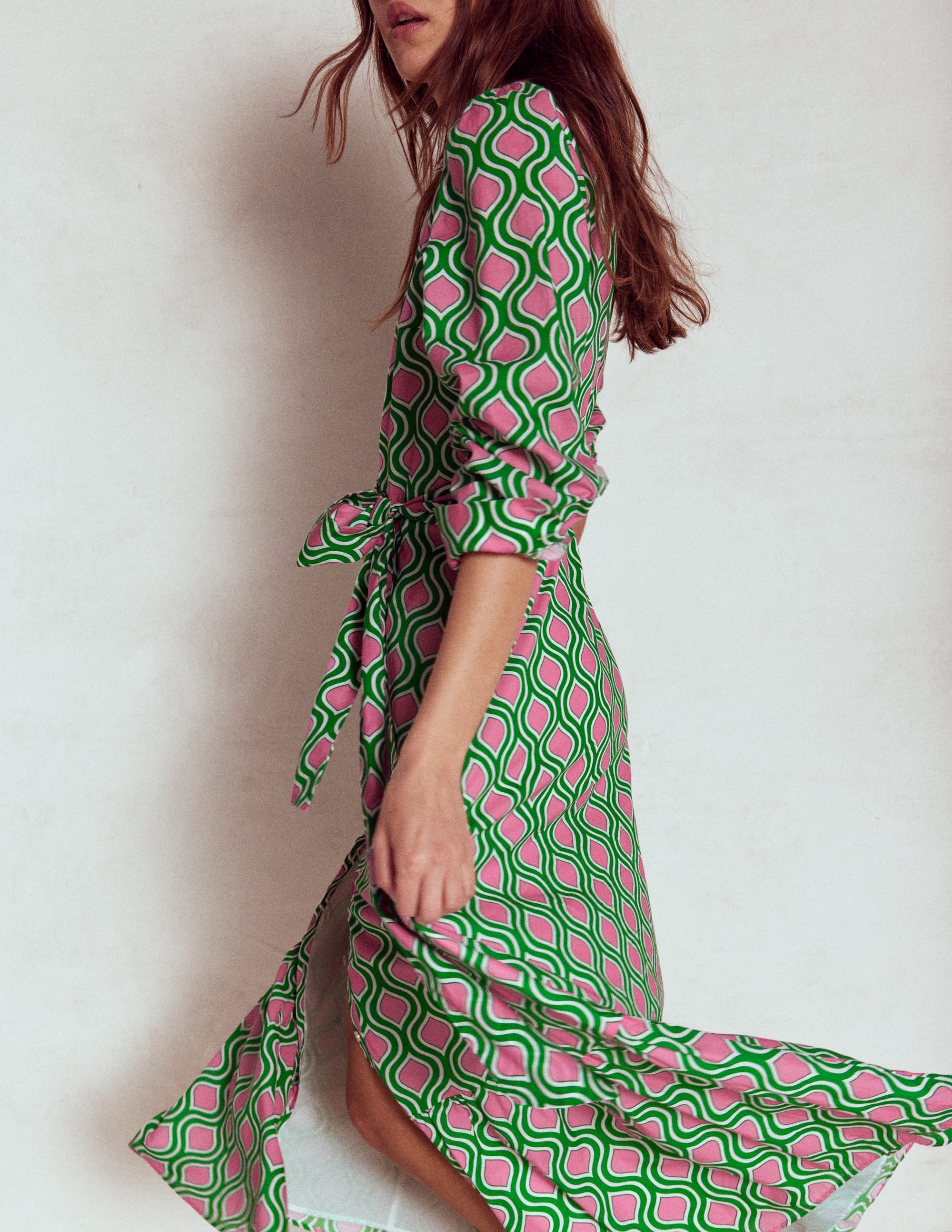 Mia Gestuftes Hemdblusenkleid-Smaragdgrün, Geo-Spalier - Image 1