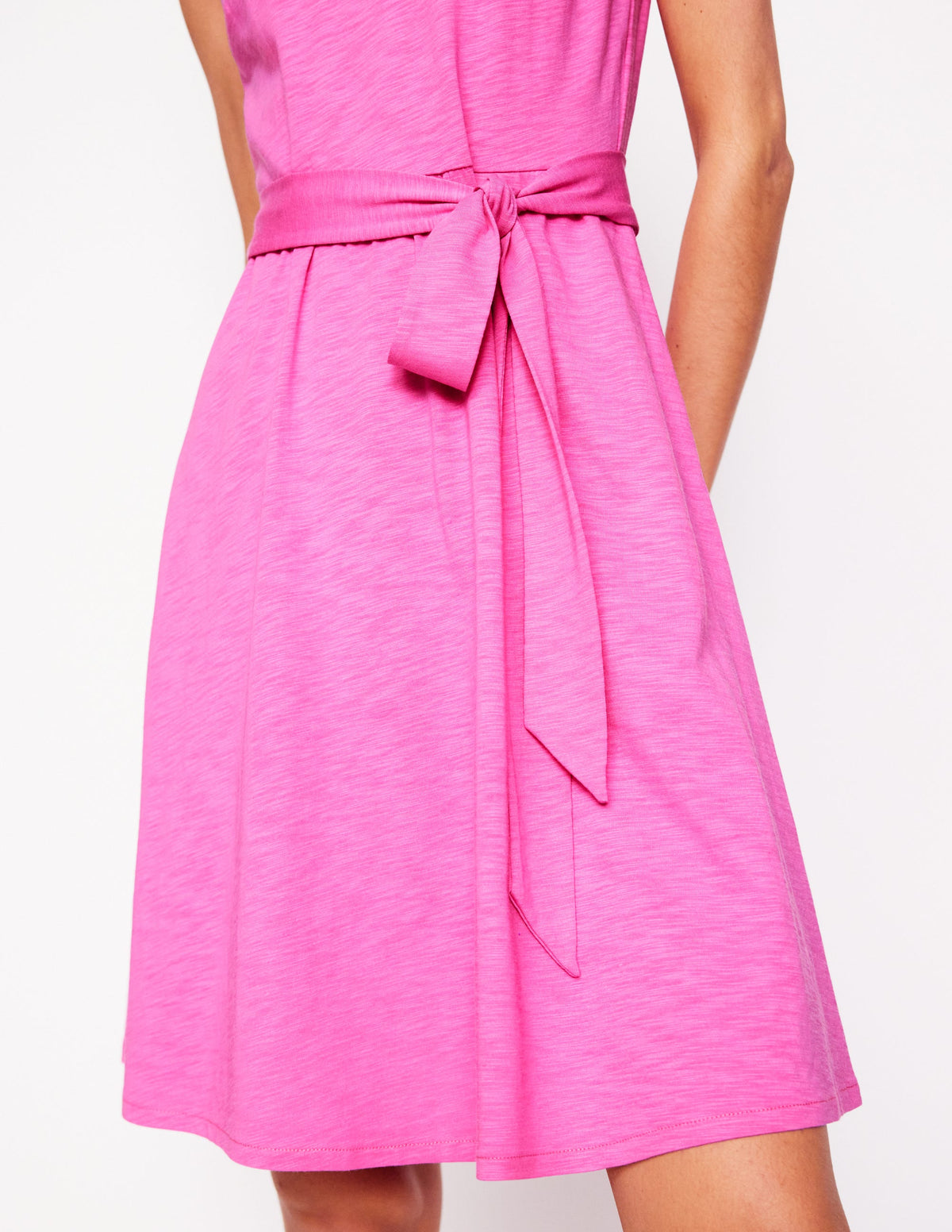 Mila Kurzes Jerseykleid mit Besatz-Rosa - Image 2