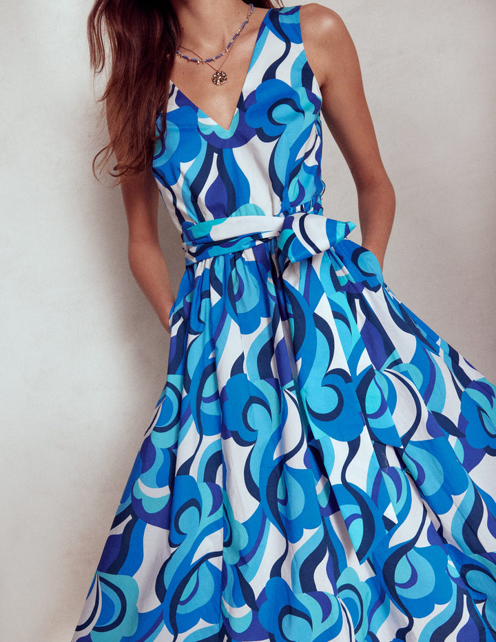 Robe évasée avec ceinture et col en V-Bleu, motif Abstract Swirl