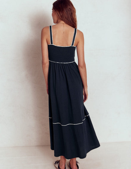 Gesmoktes Maxikleid mit Besatz-Marineblaue