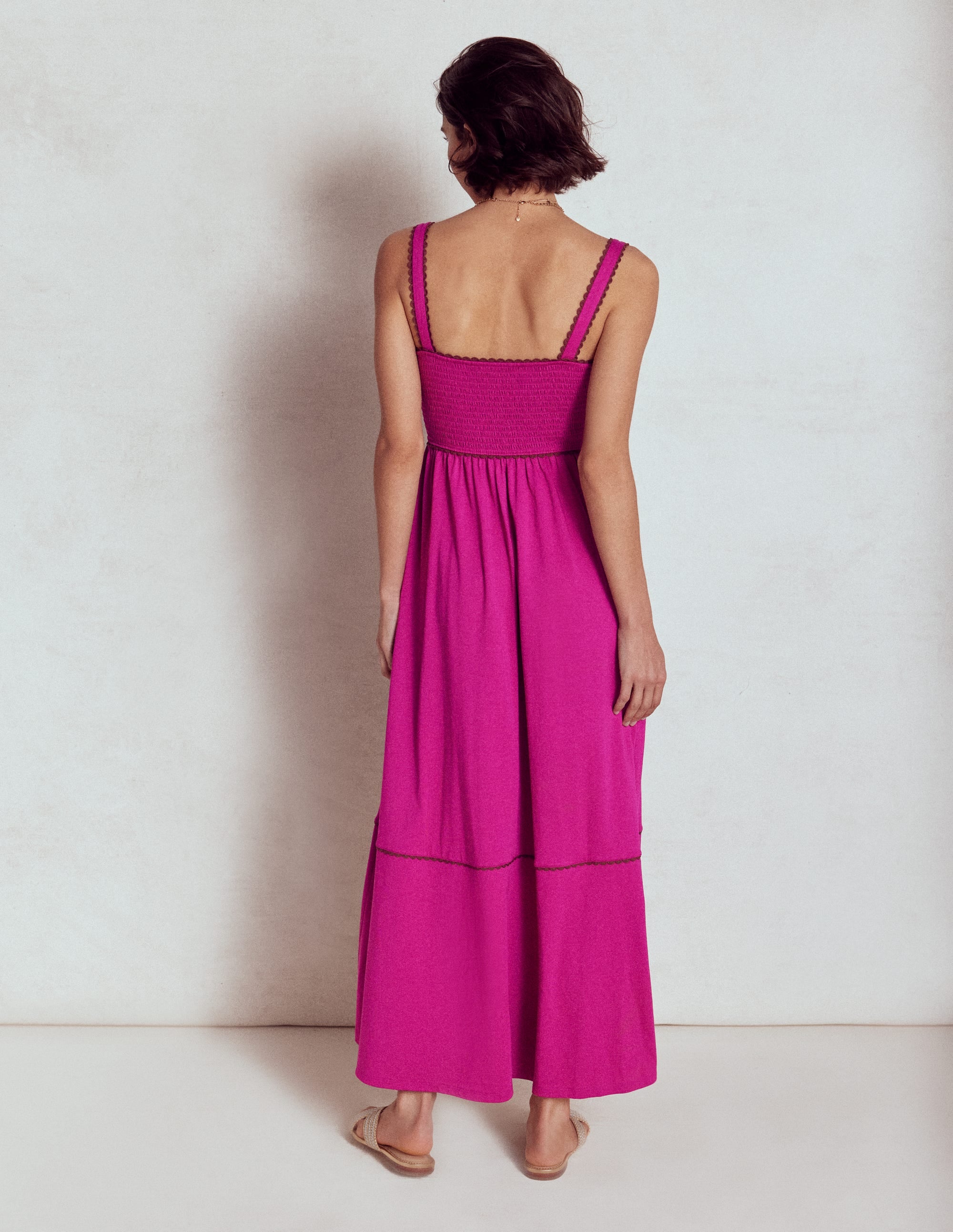 Gesmoktes Maxikleid mit Besatz-Fuchsia - Image 3
