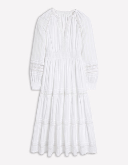 Gesmoktes Baumwollkleid mit Rüschen-Weiß