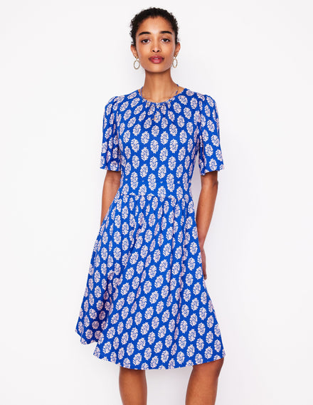 Louisa Kurzes Jerseykleid-Galerie-Blau, Kleiner Blumenstrauß Stempel