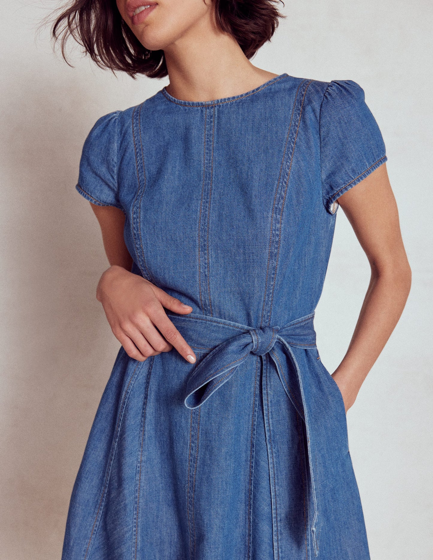 Imo Kurzes Godet-Kleid aus Denim-Mittlere Mischung Denim