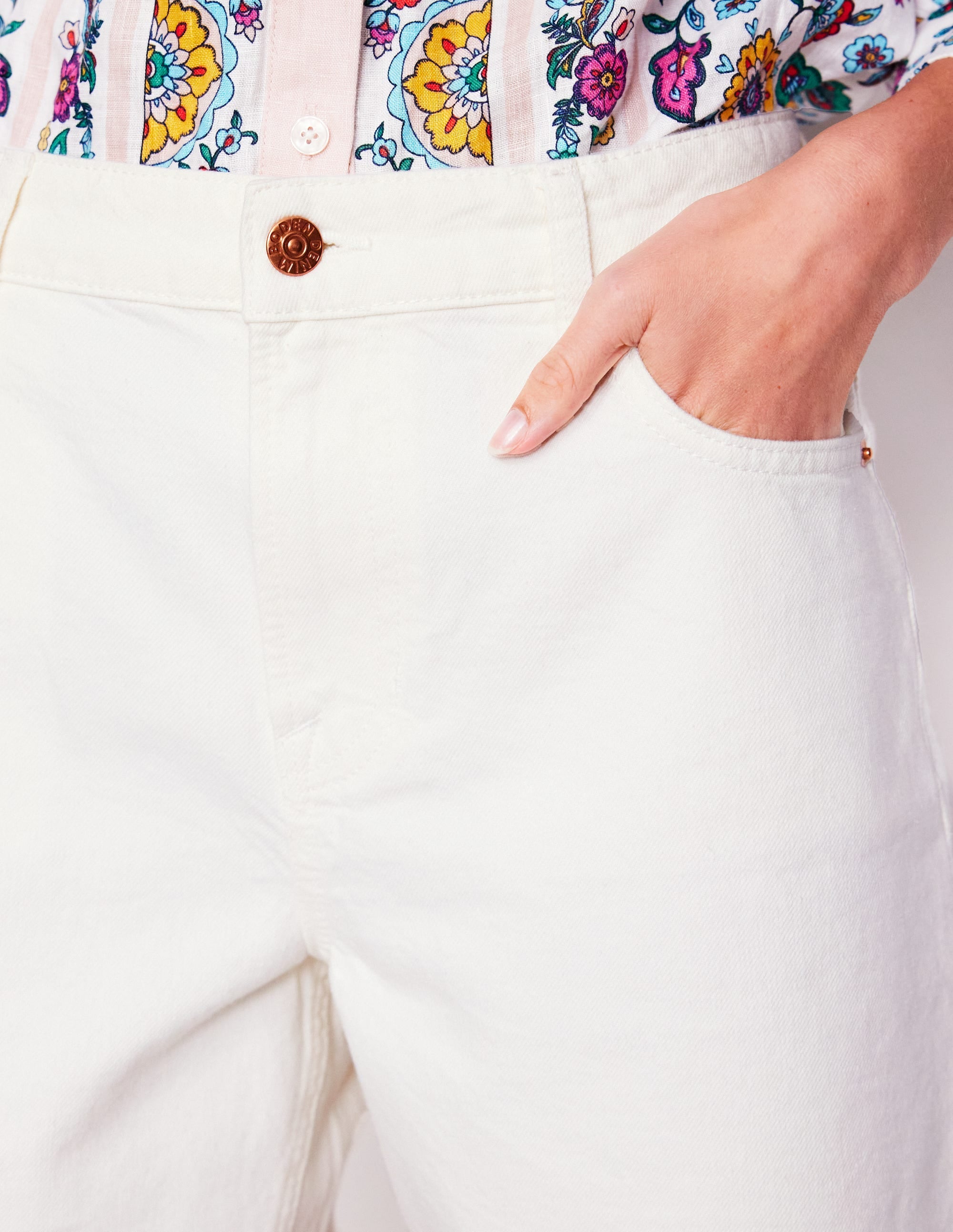 Jeansshorts mit Fransen-Weiß - Image 3