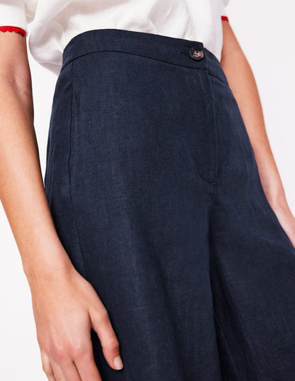 Weite Leinenhose mit verkürztem Schnitt-Marineblaue