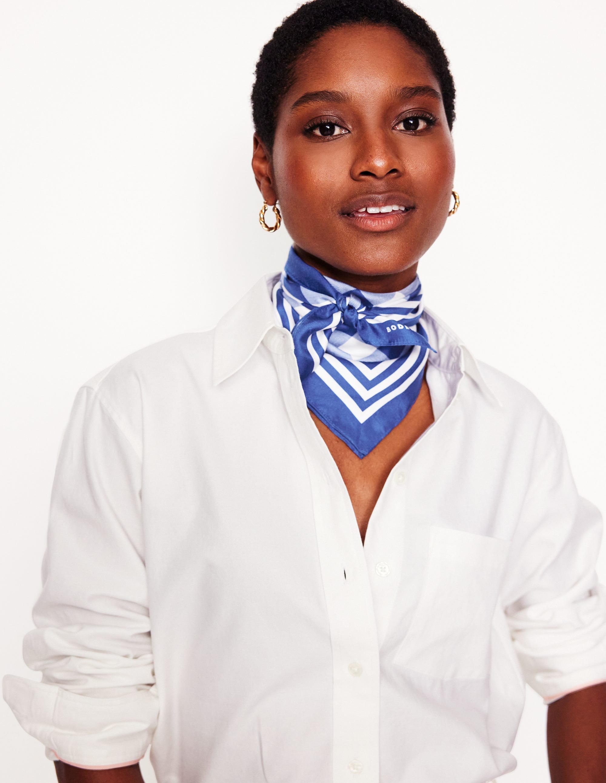 Foulard carré Elisabeth en soie-Bleu vif, vichy - Image 2