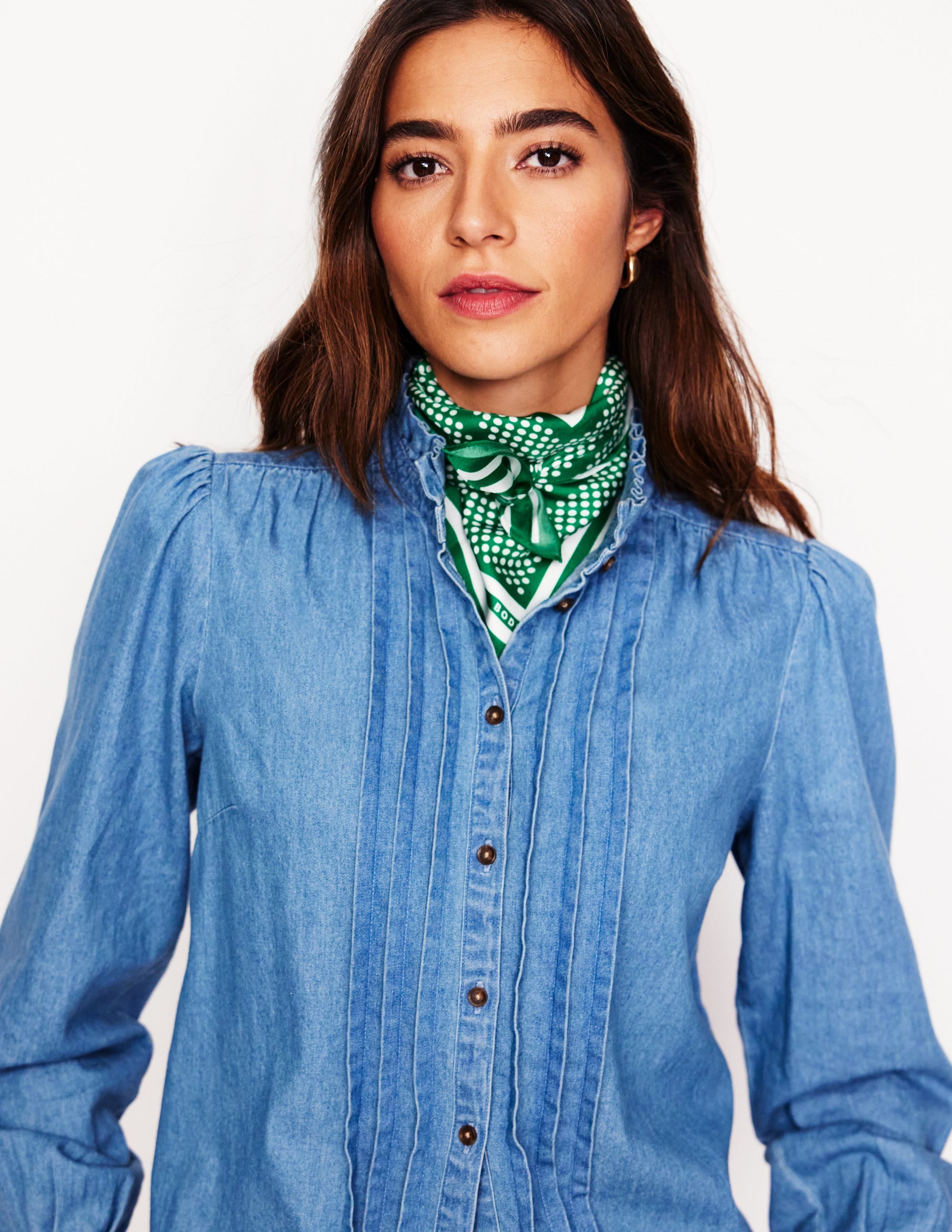 Foulard carré Elisabeth en soie-Émeraude profond, motif Border Spot - Image 3