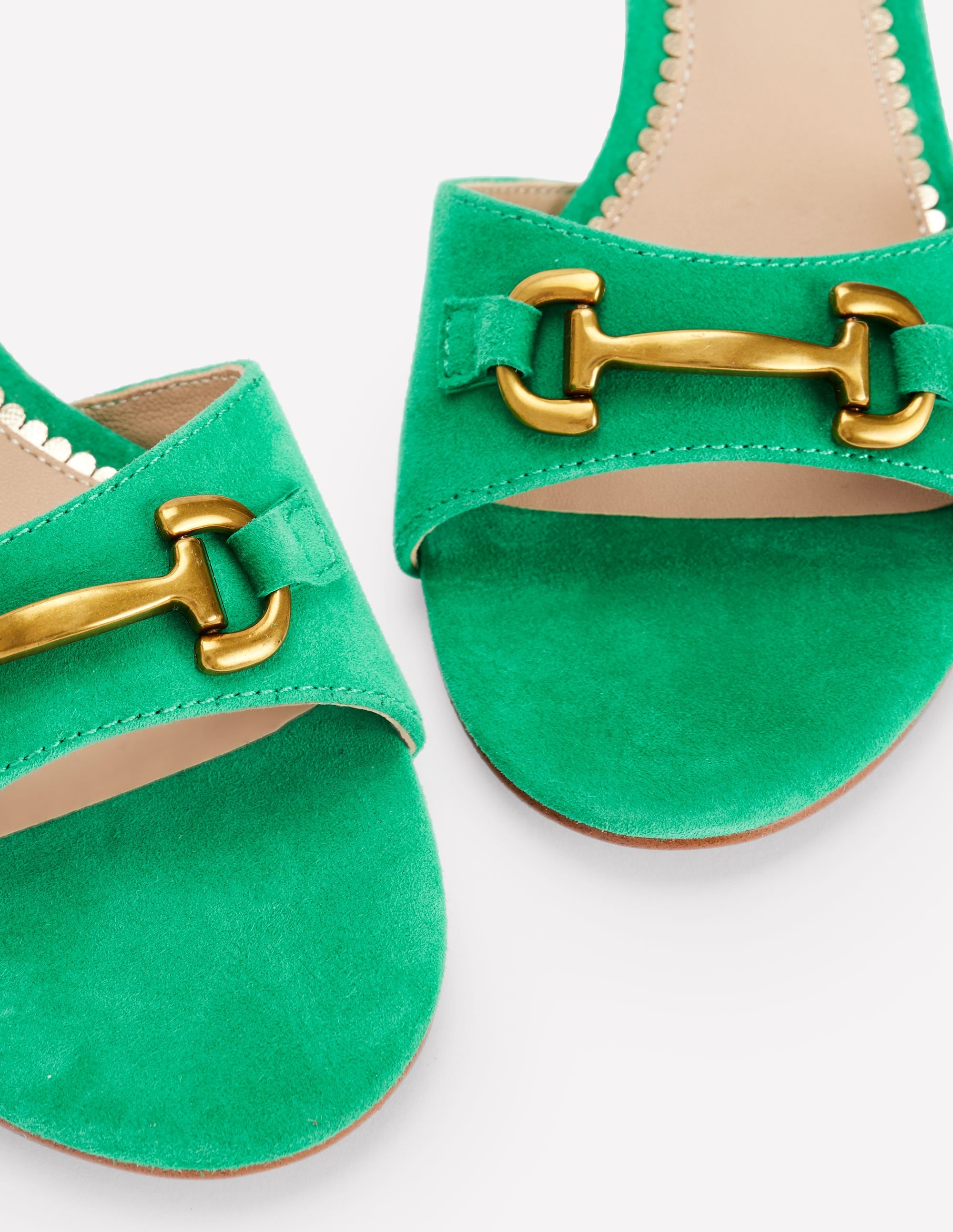 Iris Sandalen mit Trensendetail und Blockabsatz-Grünes Tamburin - Image 4