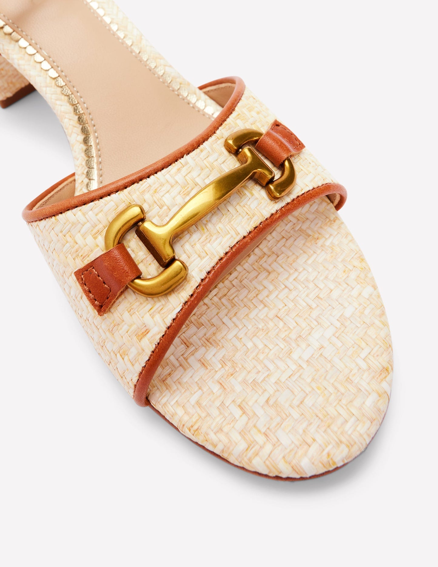 Iris Sandalen mit Trensendetail und Blockabsatz-Ecru