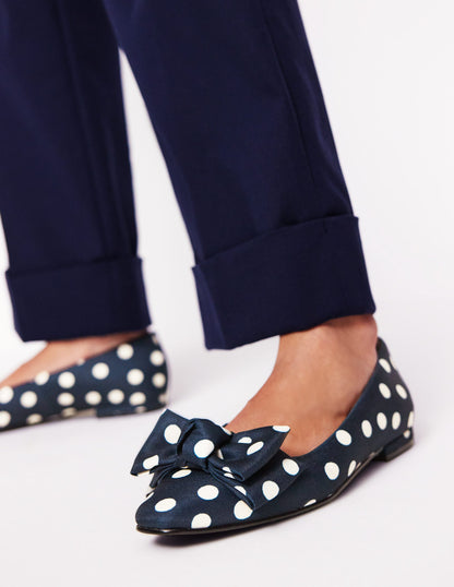 Ballerines à bout biseauté-Bleu marine foncé, pois abstraits