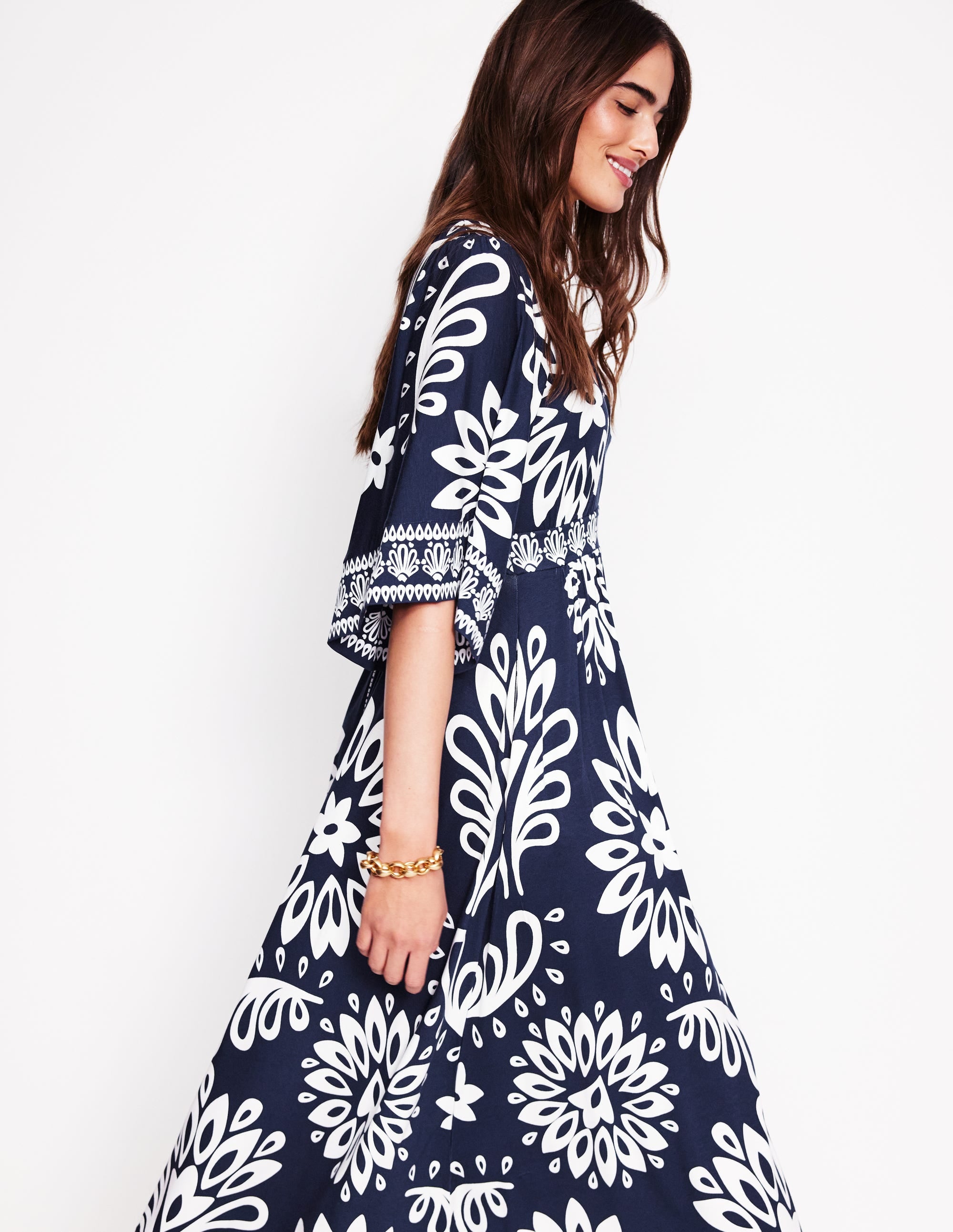 Maya Jersey-Maxikleid im Kimono-Stil-Französisches Marineblau, Palmenblätter - Image 1