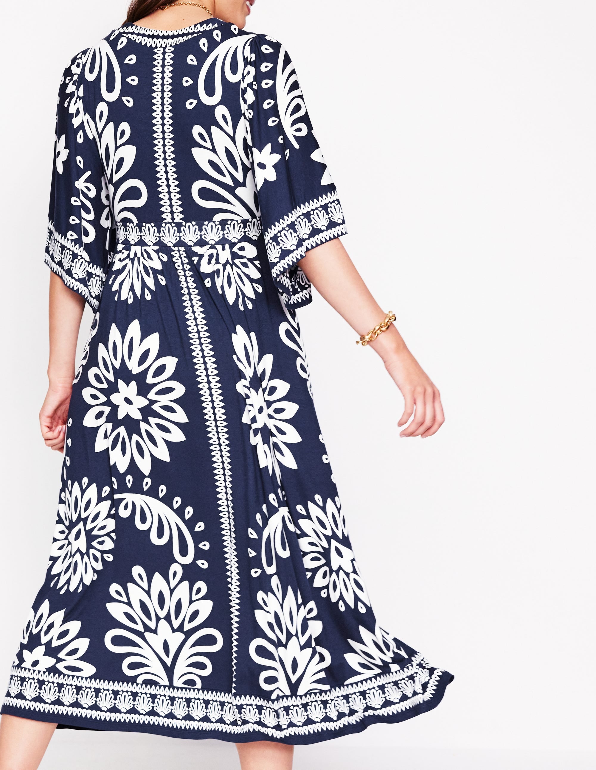Maya Jersey-Maxikleid im Kimono-Stil-Französisches Marineblau, Palmenblätter - Image 4