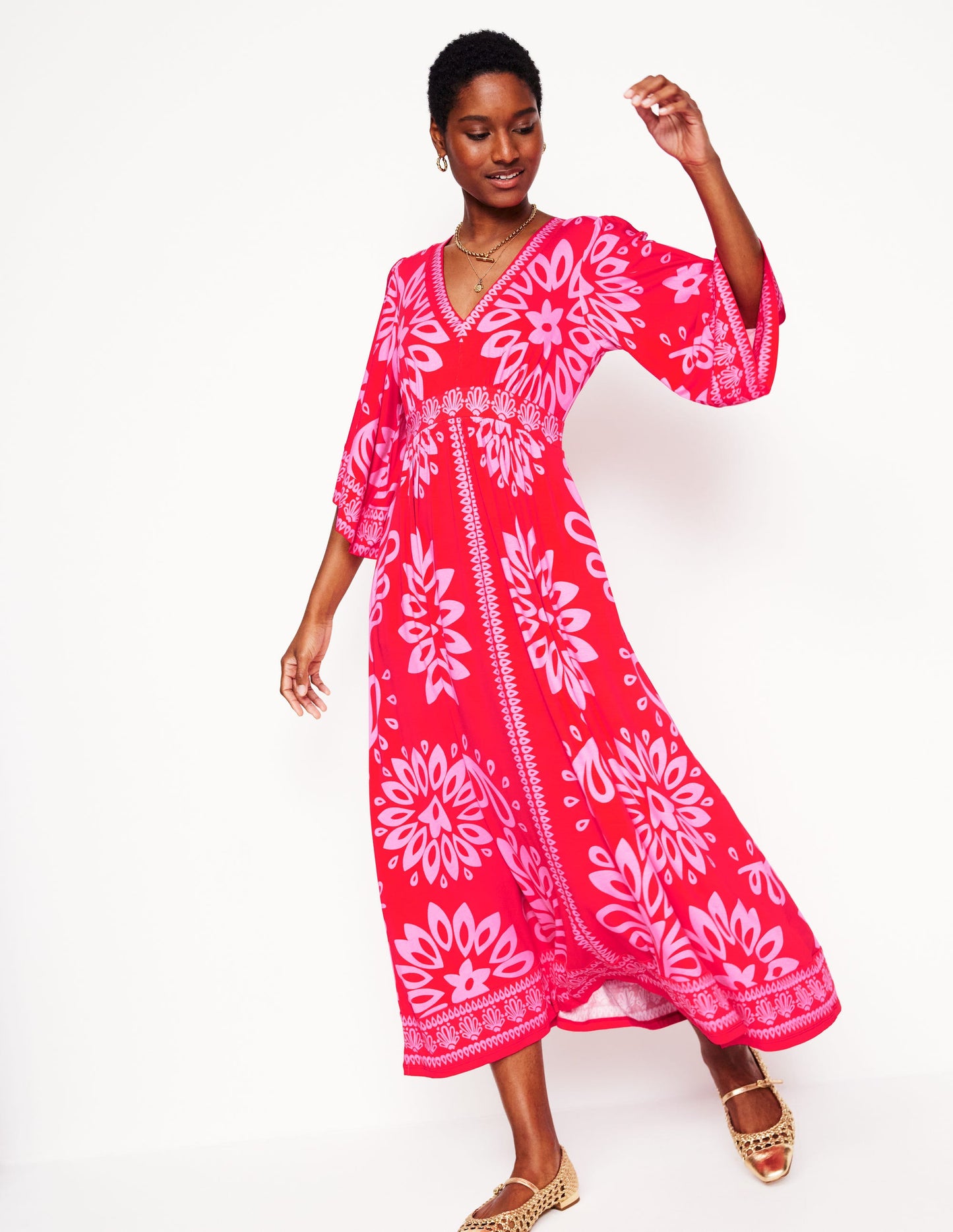 Maya Jersey-Maxikleid im Kimono-Stil-Erdbeerrot, Palmenblätter