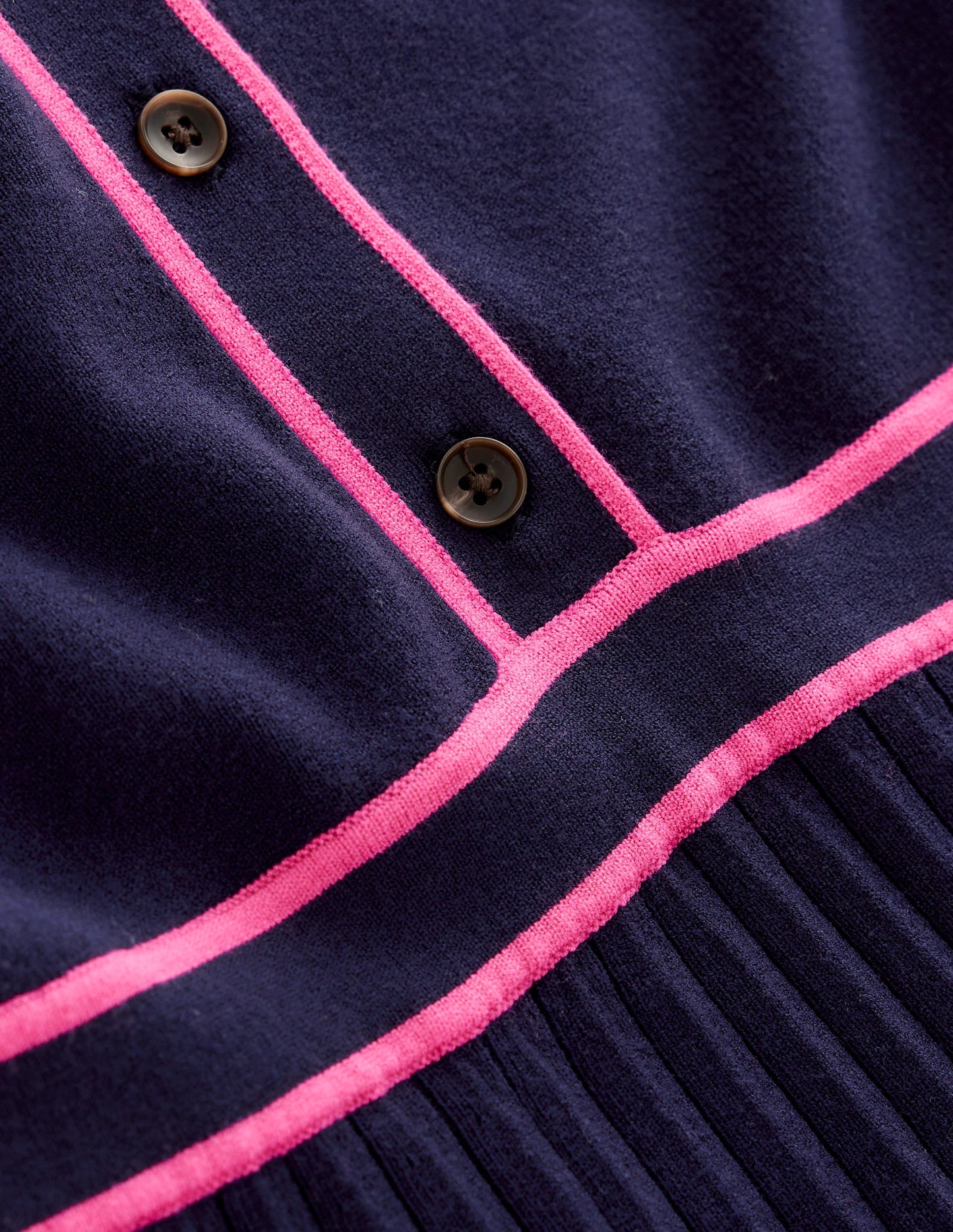 Plissiertes Strickkleid mit Kragen-Marineblau/Rosa Blockfarben