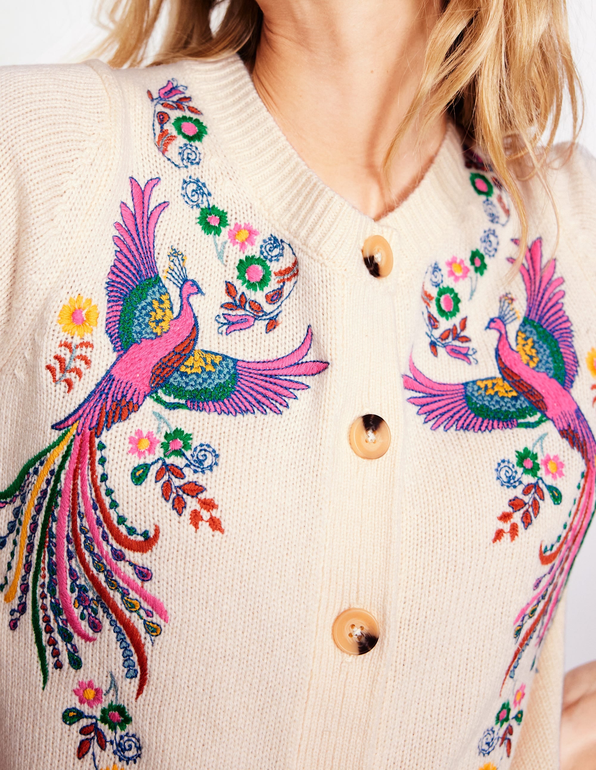 Bestickte Strickjacke mit Rundhalsausschnitt-Warmes Naturweiß, Pfau - Image 3