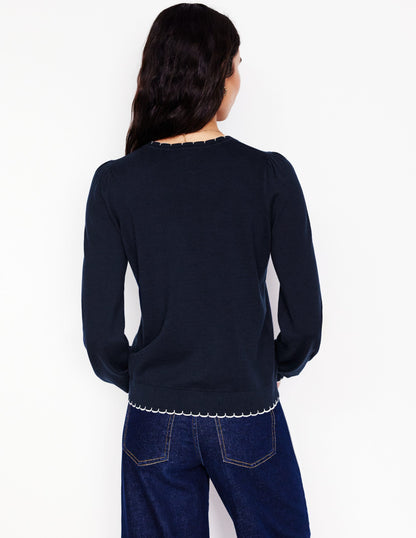 Pru Pullover mit Muschelsaum-Marineblaue