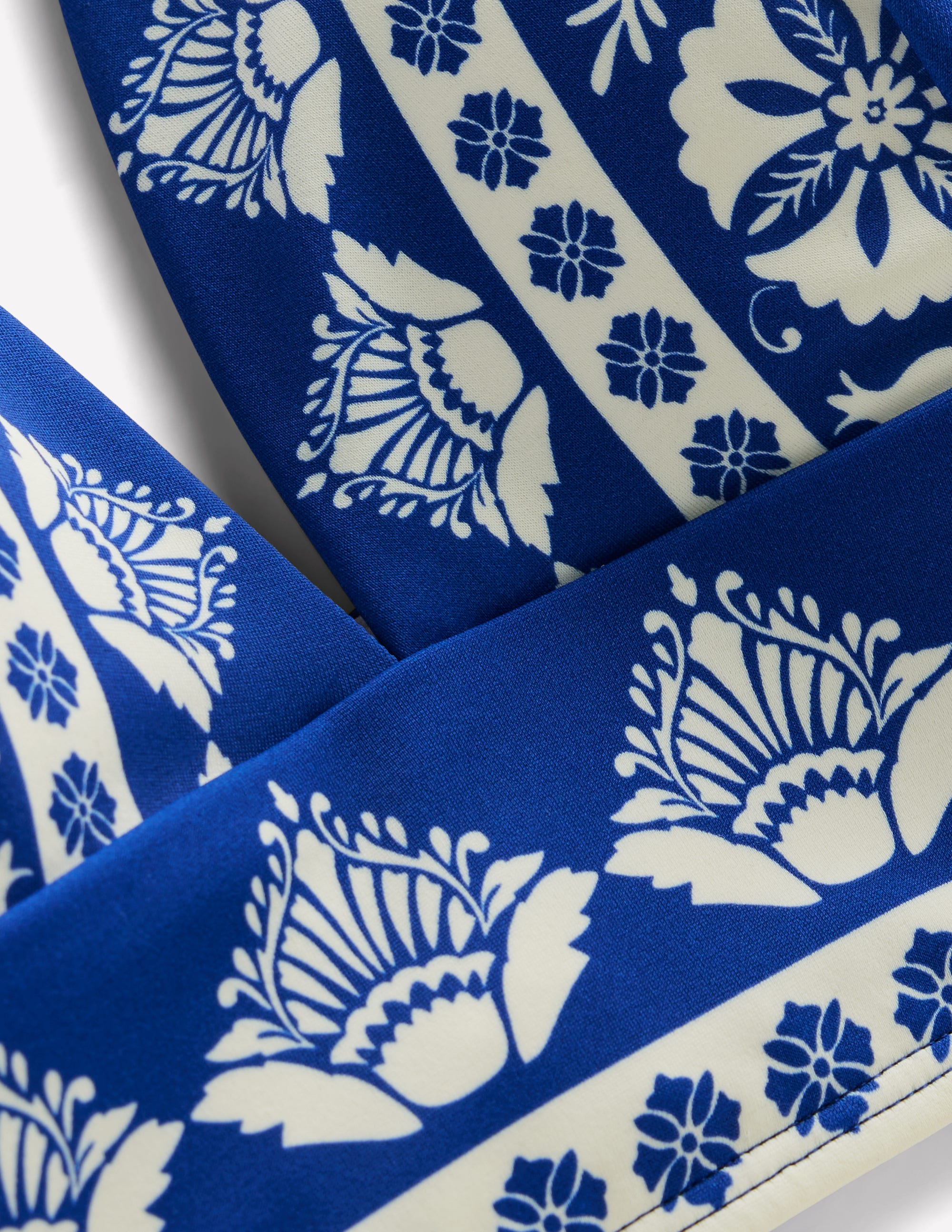 Haut de bikini col V Porto-Bleu vif, motif Ornate Stripe - Image 6