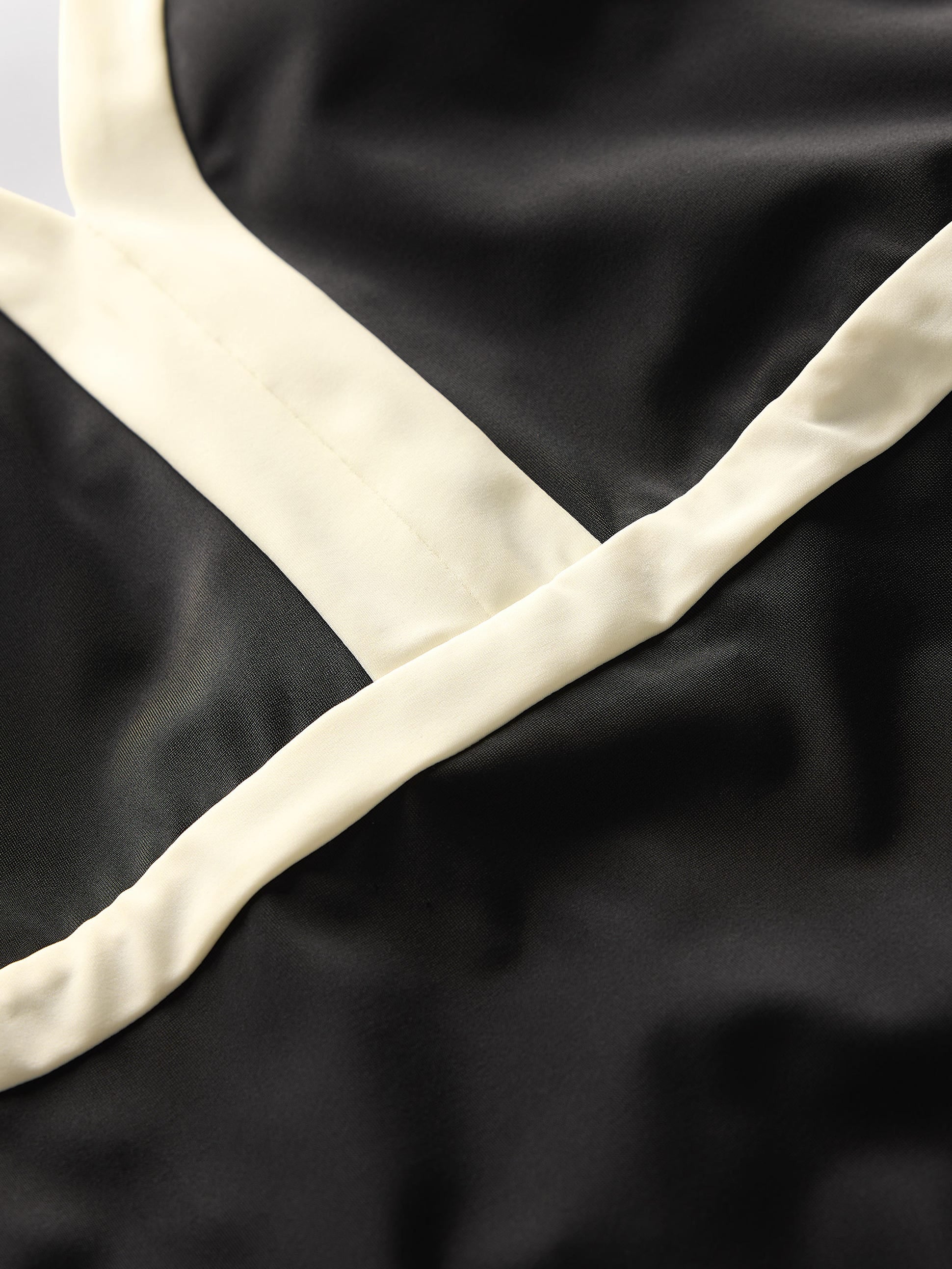 Maillot de bain Ios à empiècement en V-Noir - Image 6