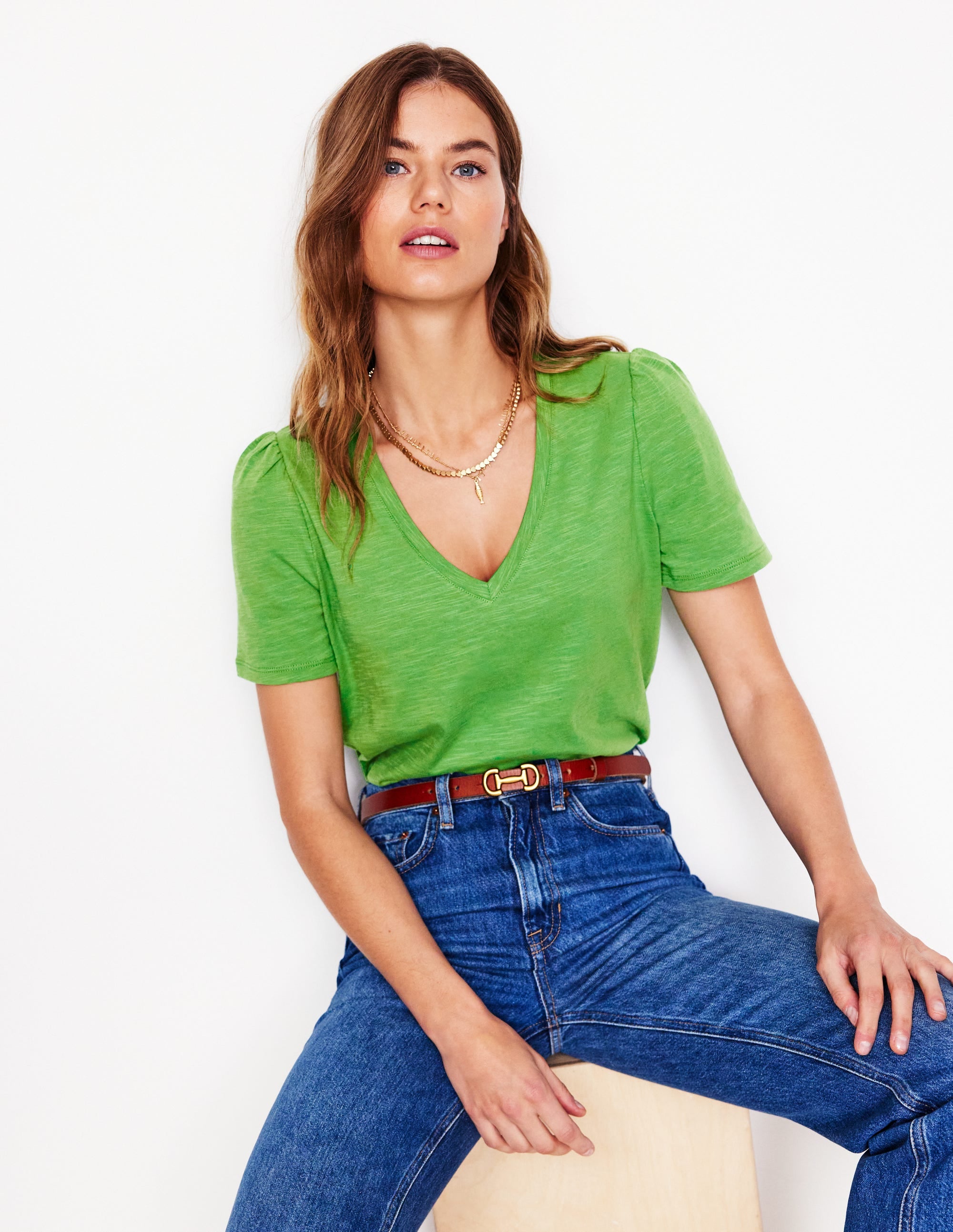 Sophie Flammgarn-T-Shirt mit V-Ausschnitt-Paradiesgrün - Image 1