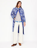 Manteau matelassé doux-Bleu vif, motif Ornate Border