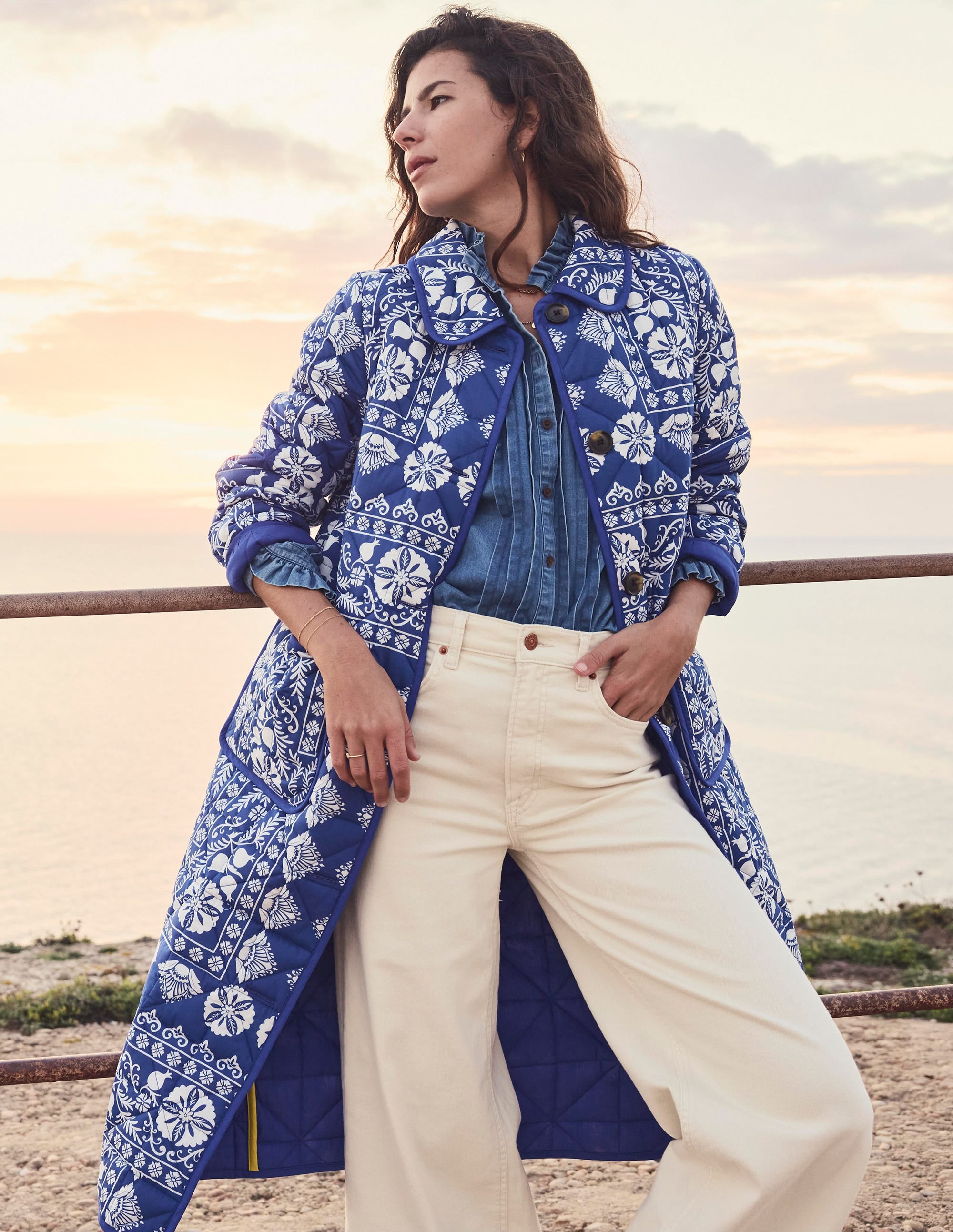 Manteau matelassé doux-Bleu vif, motif Ornate Border - Image 2