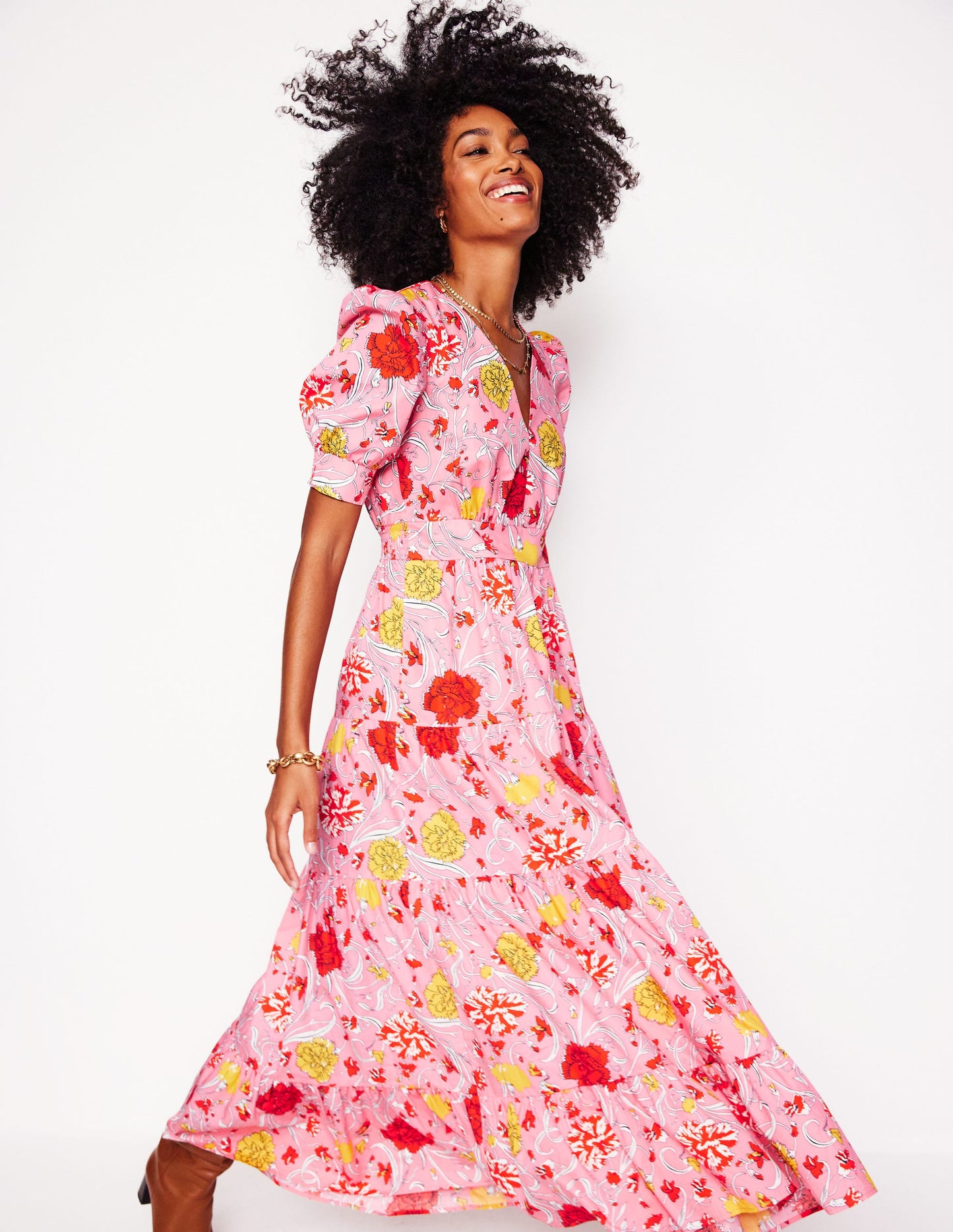 La robe Bella-Rose saumon, motif Carnation Vine