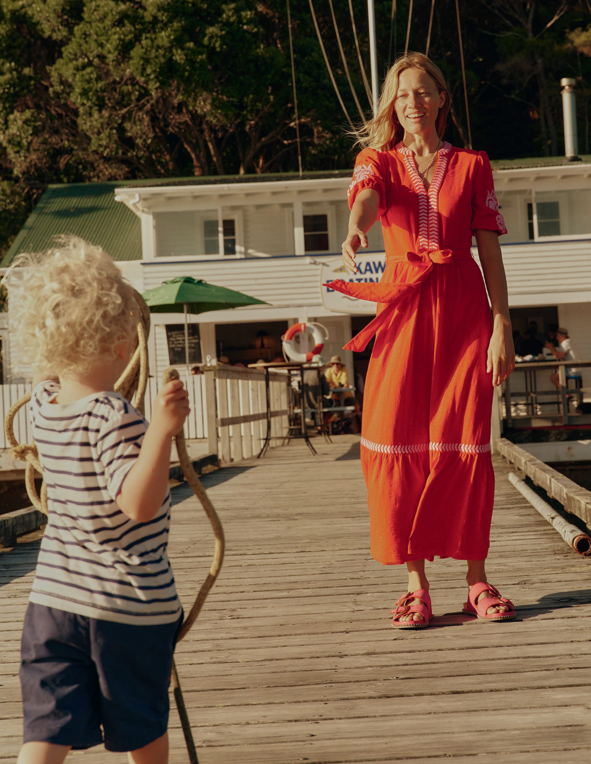 Robe Amara brodée en jersey-Rouge coquelicot, rose pivoine - Image 2