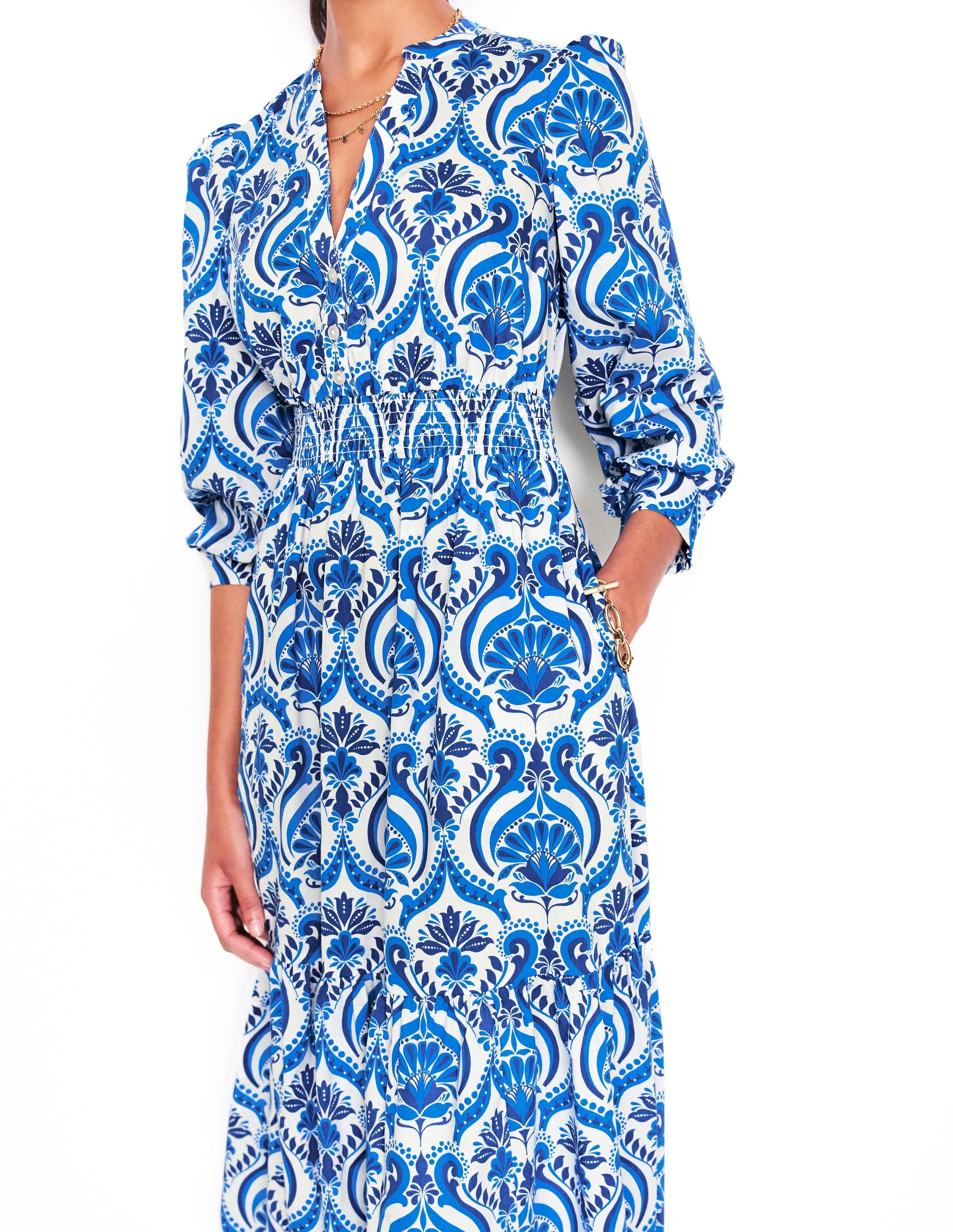 Elena Gestuftes Midikleid aus Baumwolle-Blau, Blumenmuster mit Ornamenten - Image 2