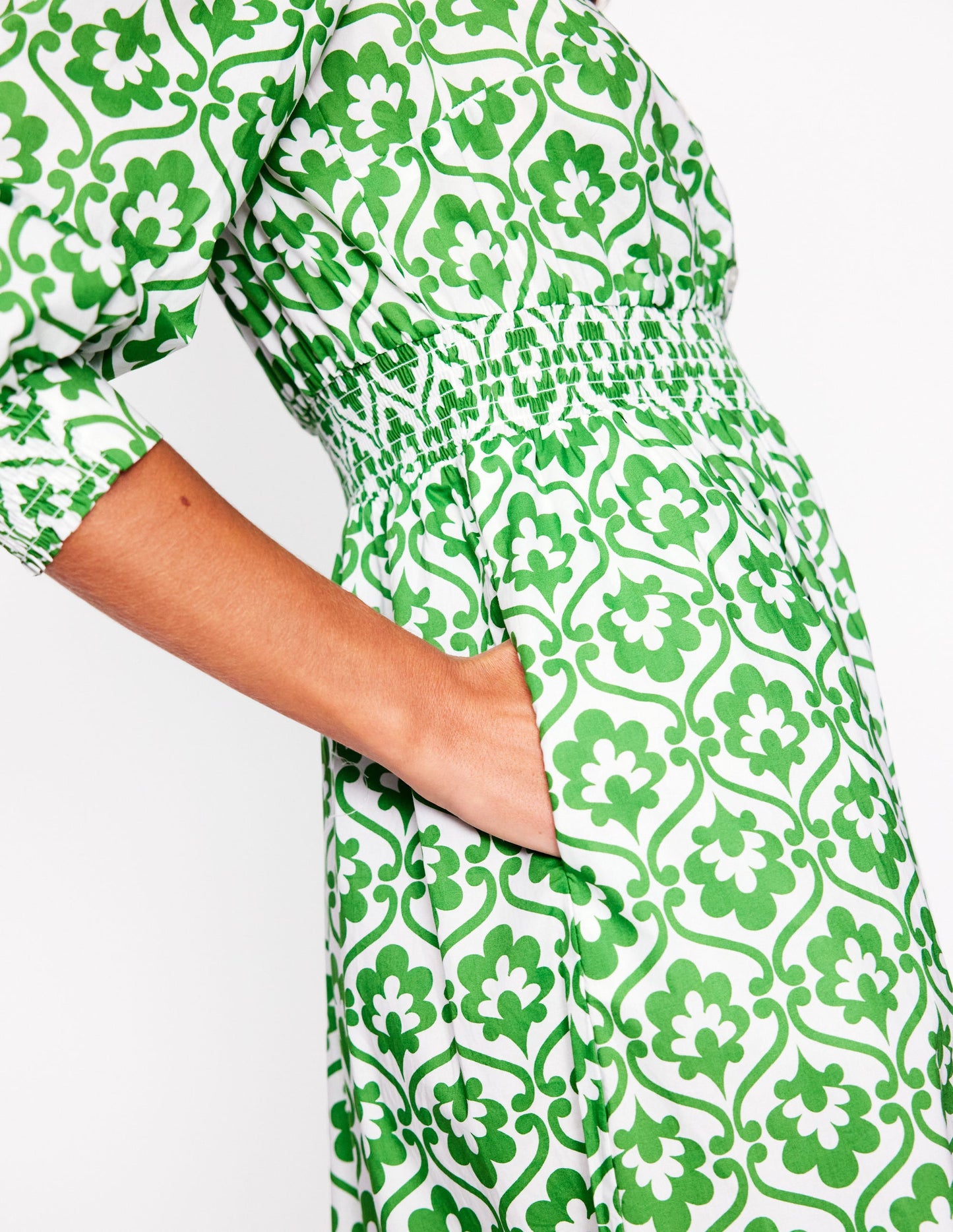 Robe midi Elena en coton à volants-Vert paradis, motif Ivy Trellis