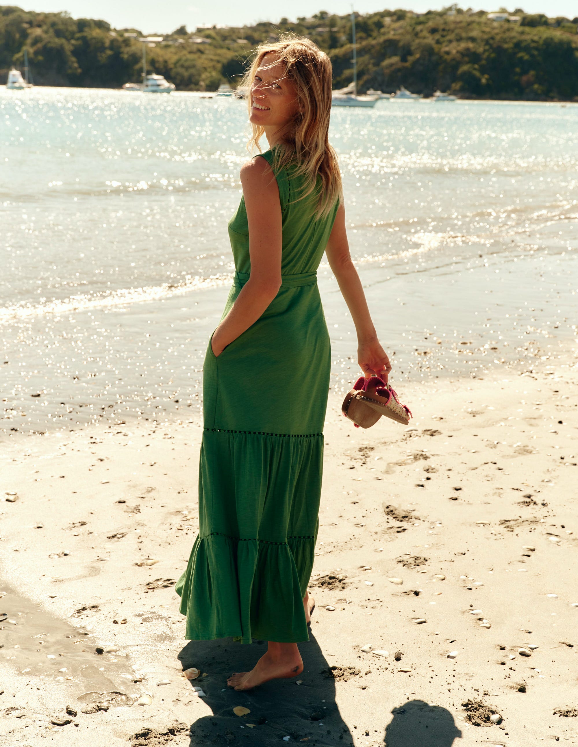 Mila Gestuftes Jerseykleid mit Besatz-Paradiesgrün - Image 3