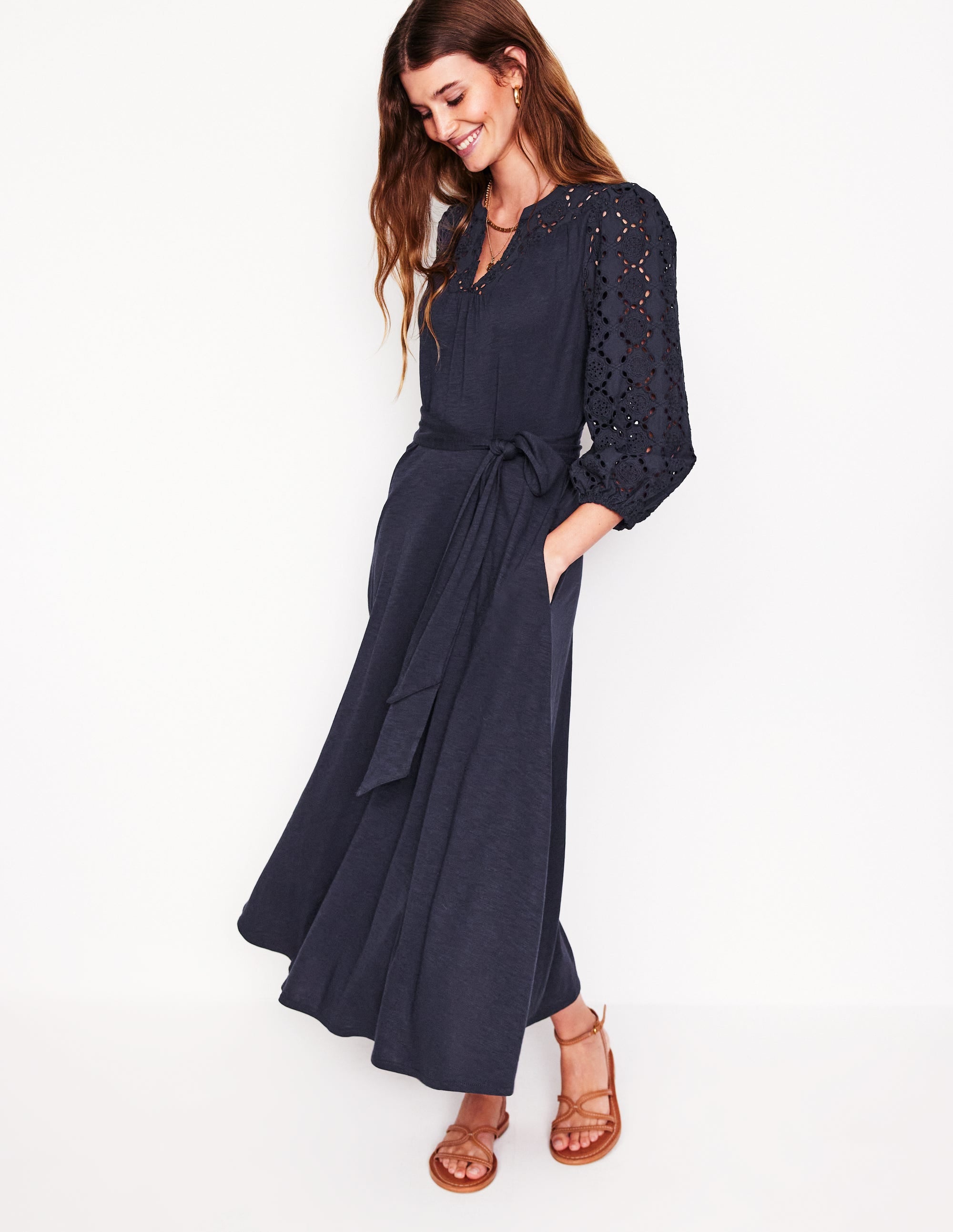 Eden Jerseykleid mit Lochstickerei-Marineblaue - Image 4
