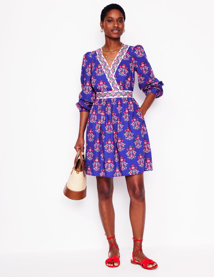 Mya Kurzes Baumwollkleid-Leuchtendes Blau, Wildblumenstempel