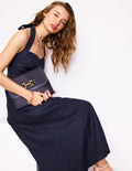Neckholder-Kleid aus Leinen-Marineblaue