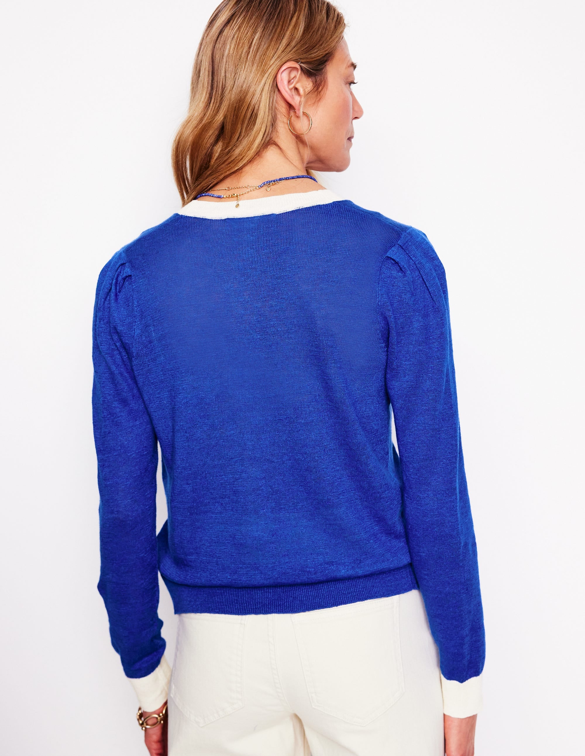 Liv Strickjacke aus Leinen mit V-Ausschnitt-Royales Blau - Image 3