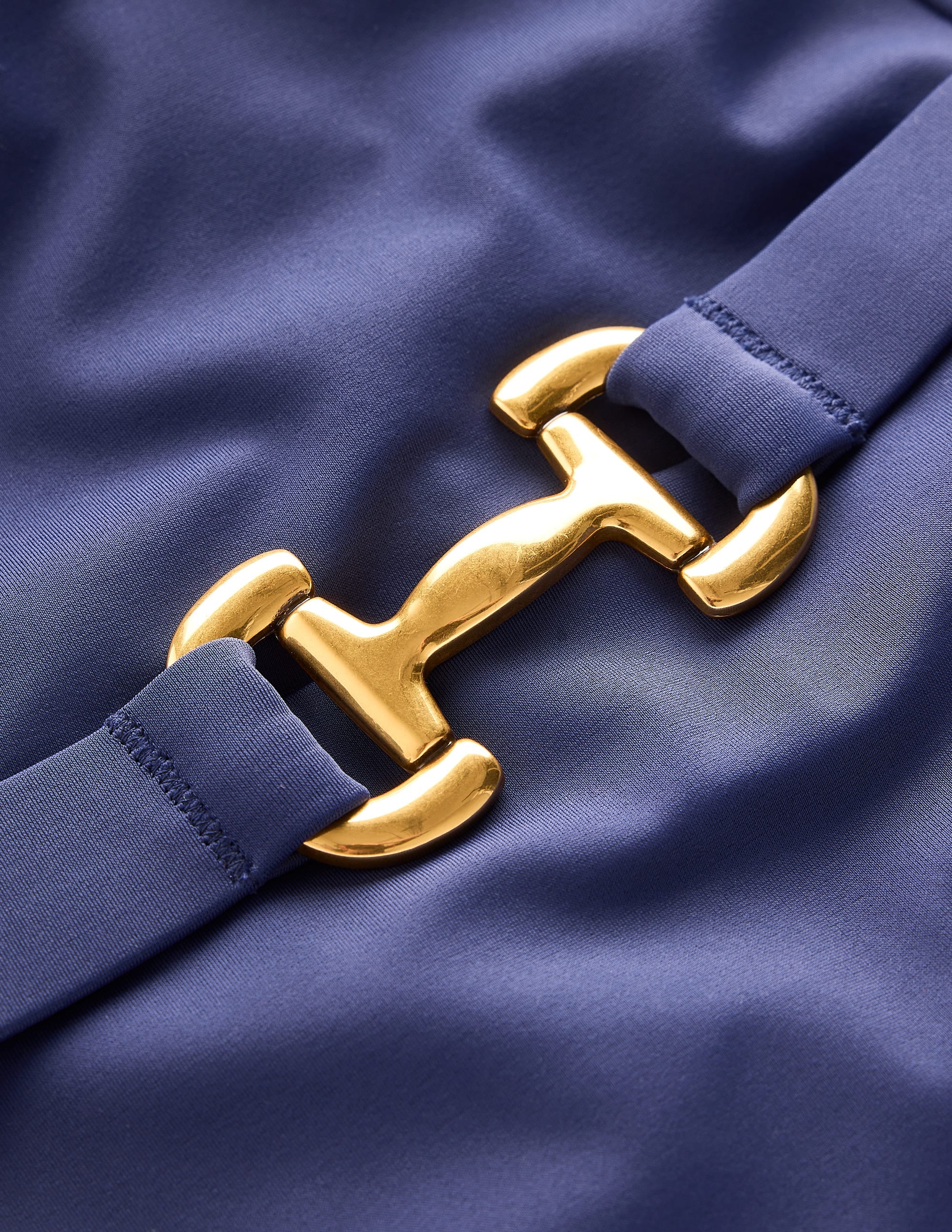 Lefkada Badeanzug mit quadratischem Ausschnitt-Französisches Marineblau Trensendetail - Image 6