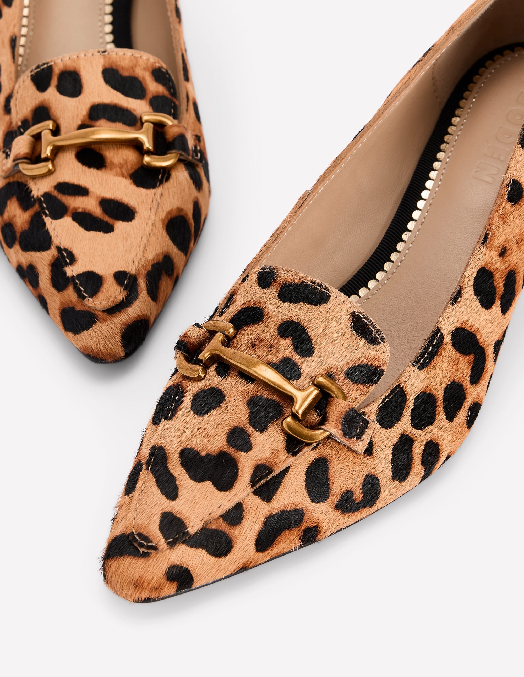 Iris Spitze Loafer mit Absatz und Trensendetail-Mohair, Leopardenmuster - Image 4