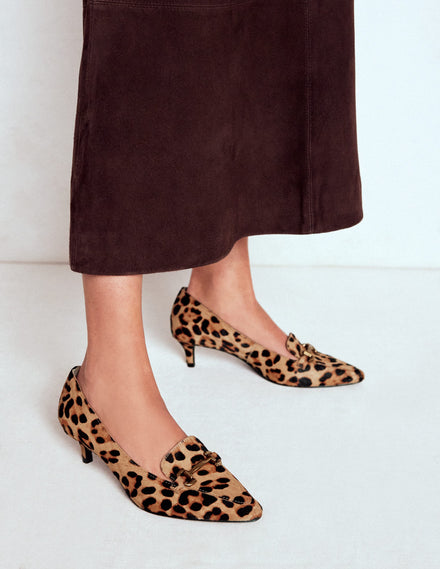 Iris Spitze Loafer mit Absatz und Trensendetail-Mohair, Leopardenmuster