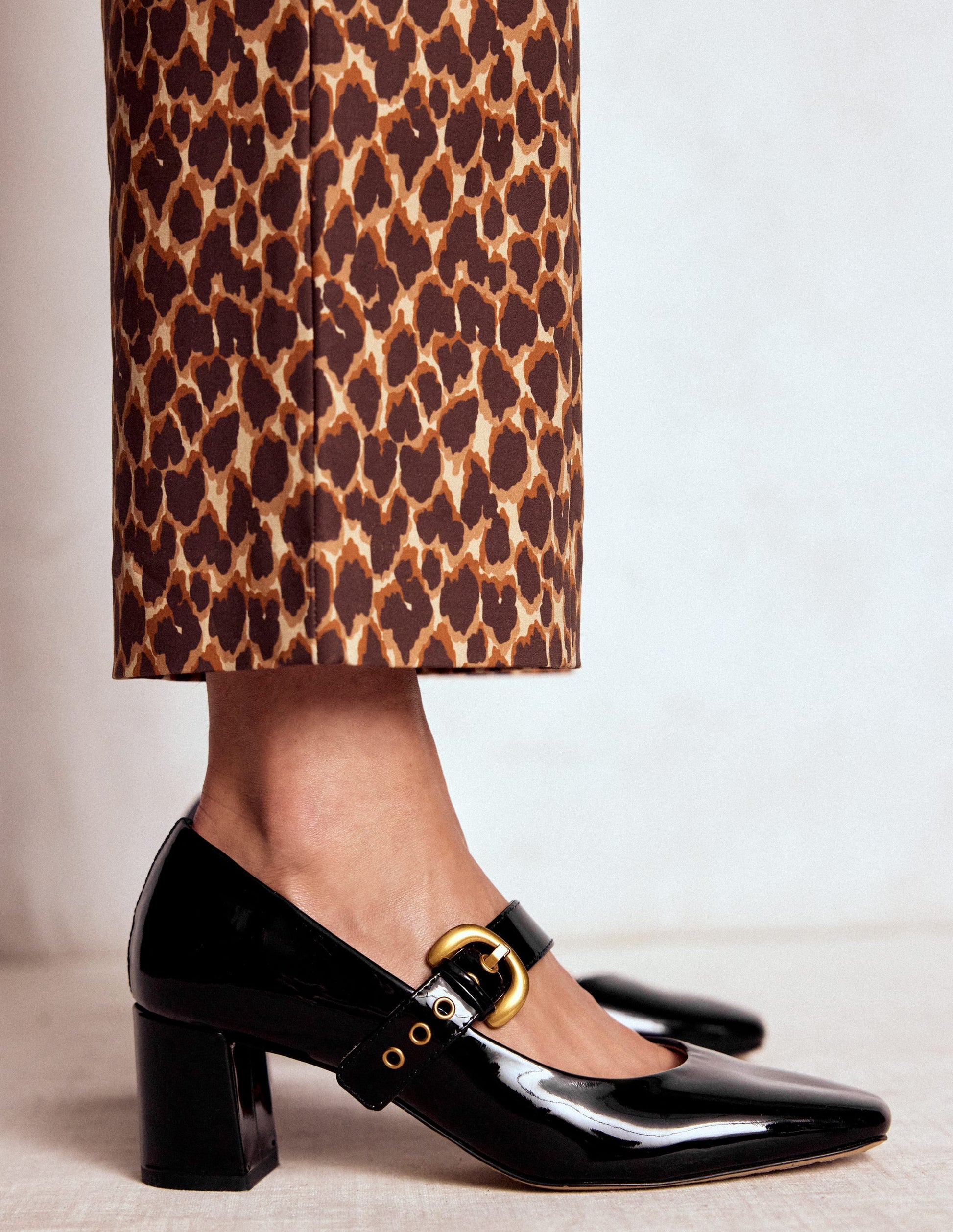 Babies à talons et boucle-Noir-2