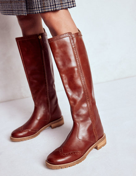Kniehohe Stiefel mit Budapester-Details-Hellbraun