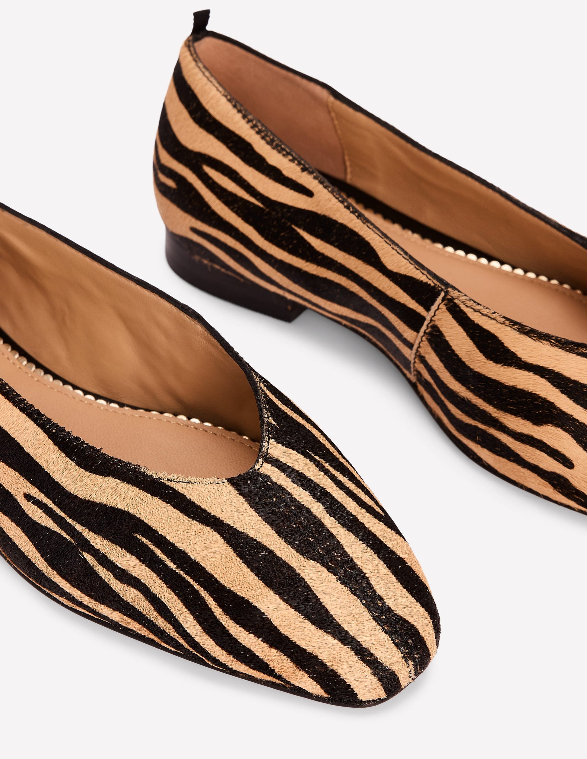 Weit ausgeschnittene, flache Schuhe mit Ziernaht-Schwarz/Weiß-5