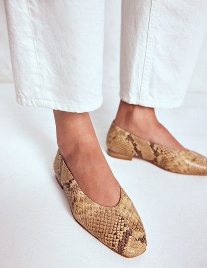 Weit ausgeschnittene, flache Schuhe mit Ziernaht-Beige-2