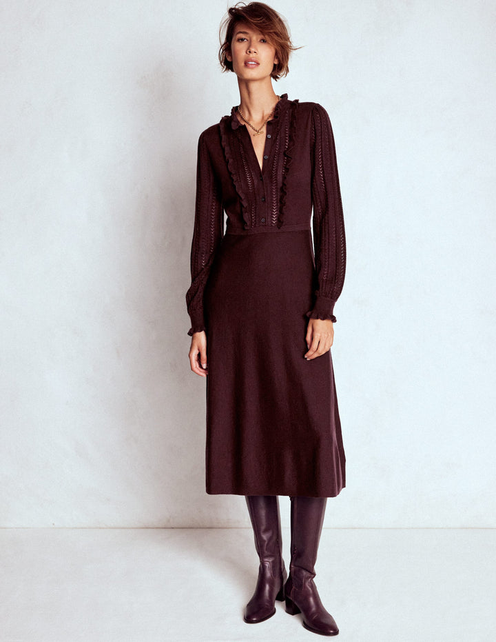 Winifred Strickkleid mit Rüschen-Kaffeebohne