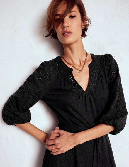 Eden Jerseykleid mit Lochstickerei-Schwarz