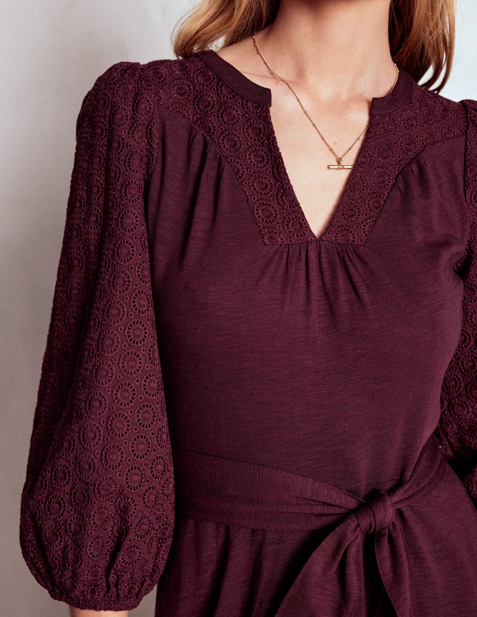 Robe Eden à broderie anglaise en jersey-Cerise foncée-2