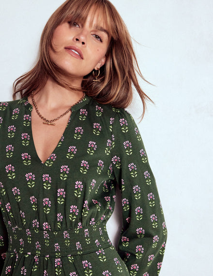 Robe courte Sarah en jersey-Mousse hivernale, motif floral xylographique