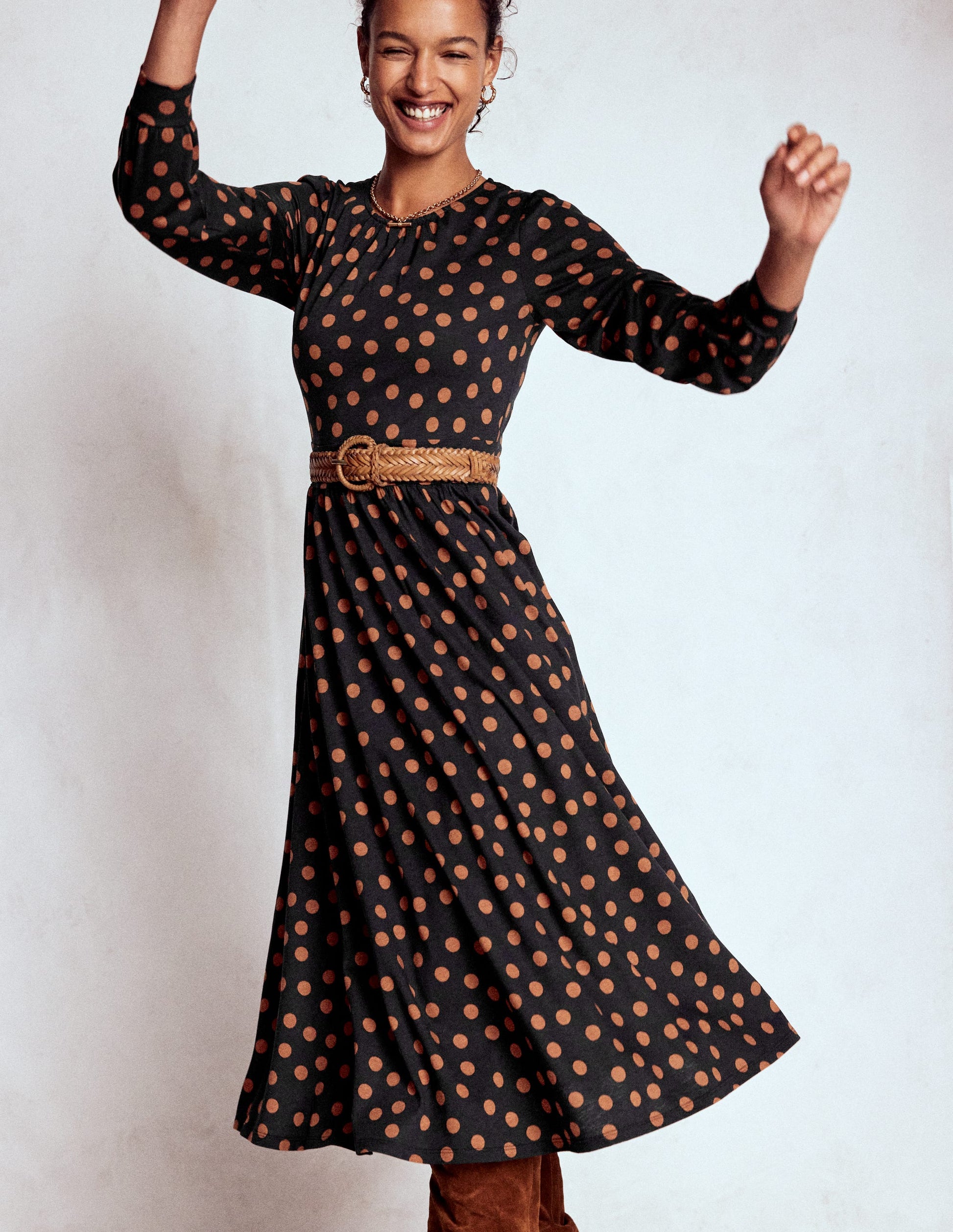 Alexandra Jersey-Midikleid-Schwarz, Tupfen in Schildpattoptik-1