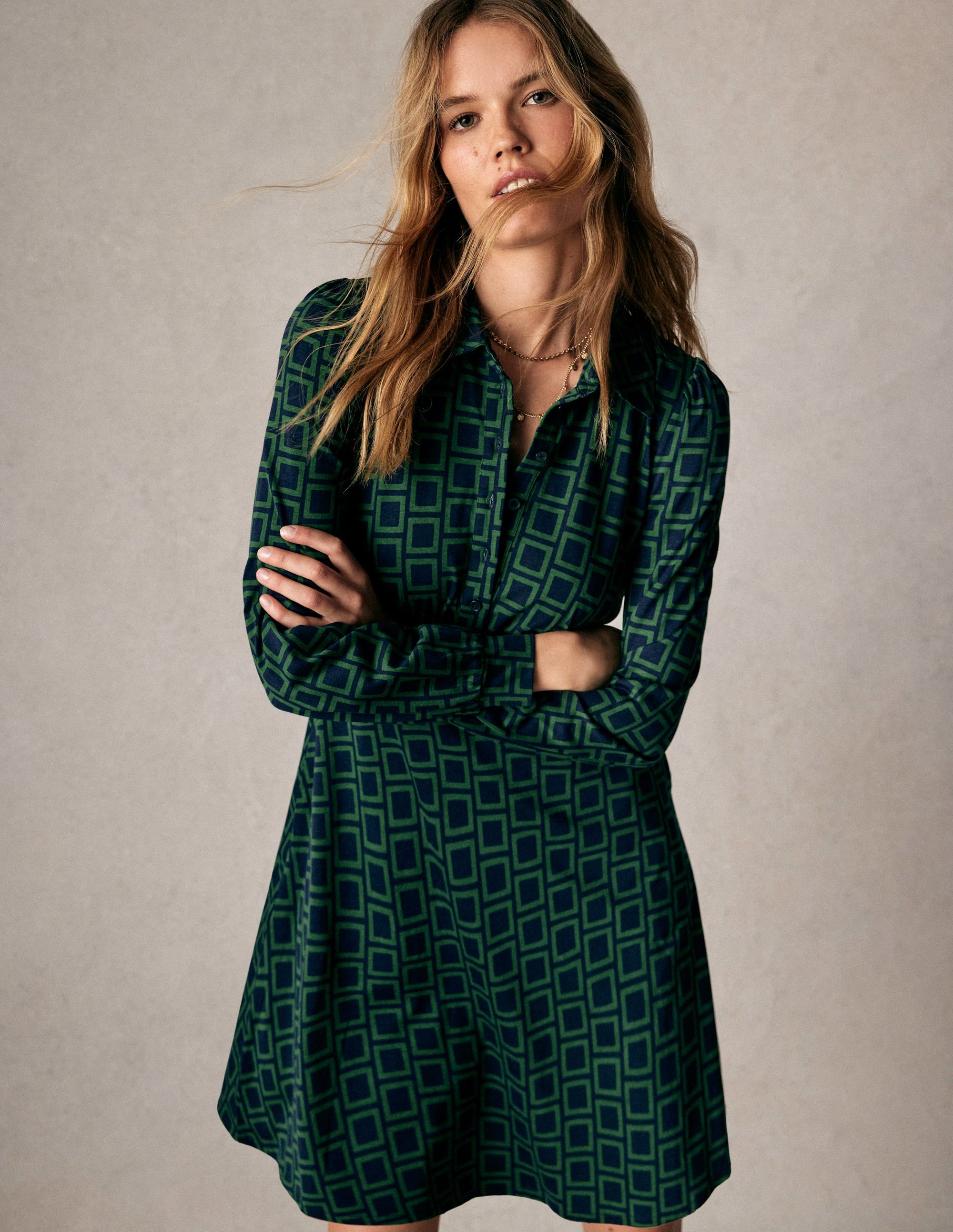 Orla Kurzes Jersey-Hemdblusenkleid-Dunkelgrün, Quadrat Geometrisch - Image 5